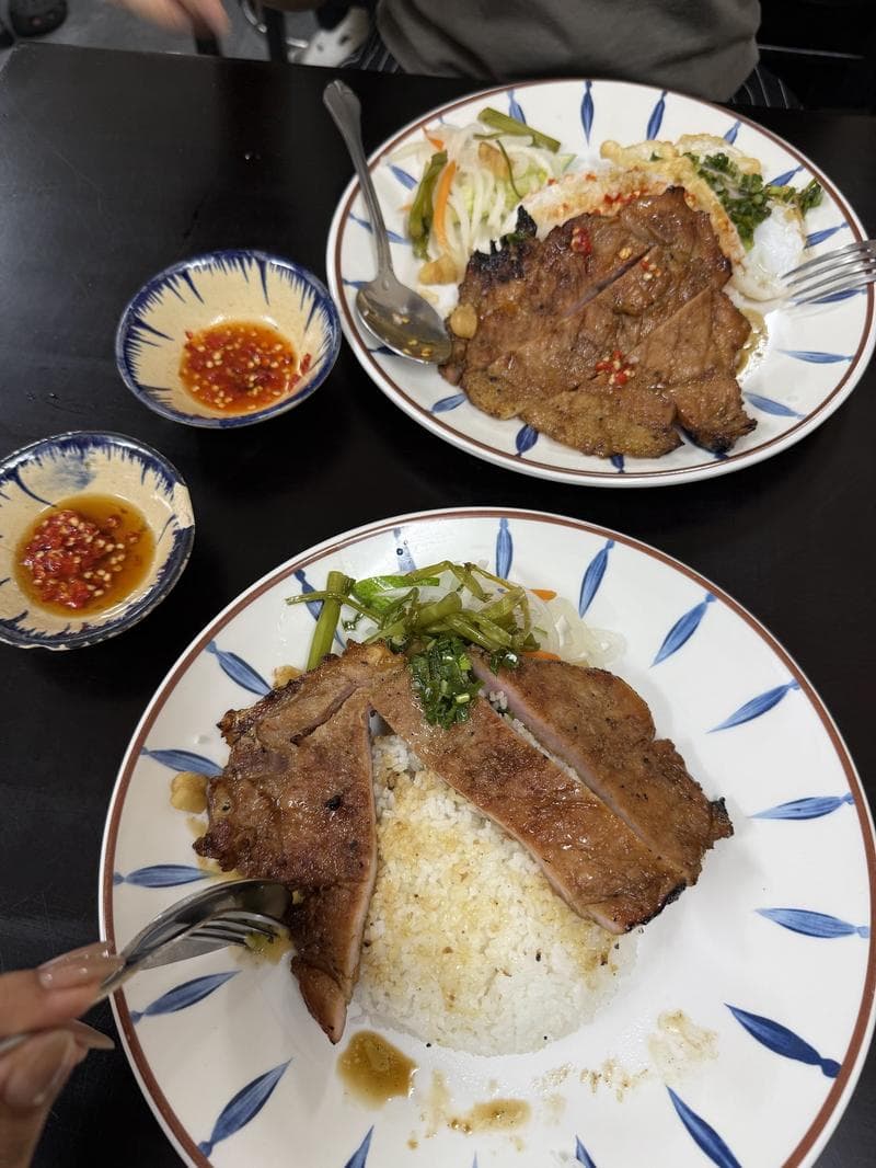 Cơm Tấm Dì Út — photo 8