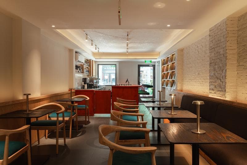 CUR8 Saigon Music Cafe Bar — photo 3