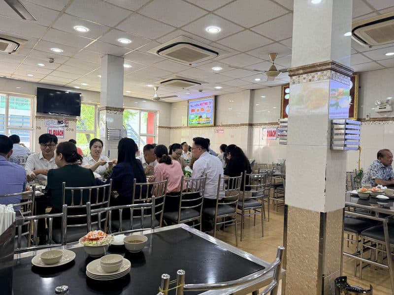 Hoang Ty Restaurant — photo 2