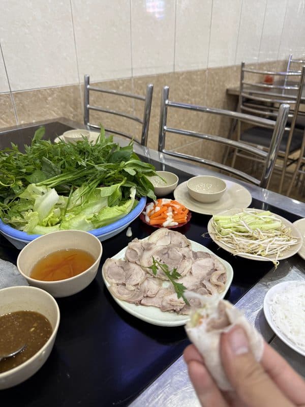 Hoang Ty Restaurant — photo 4