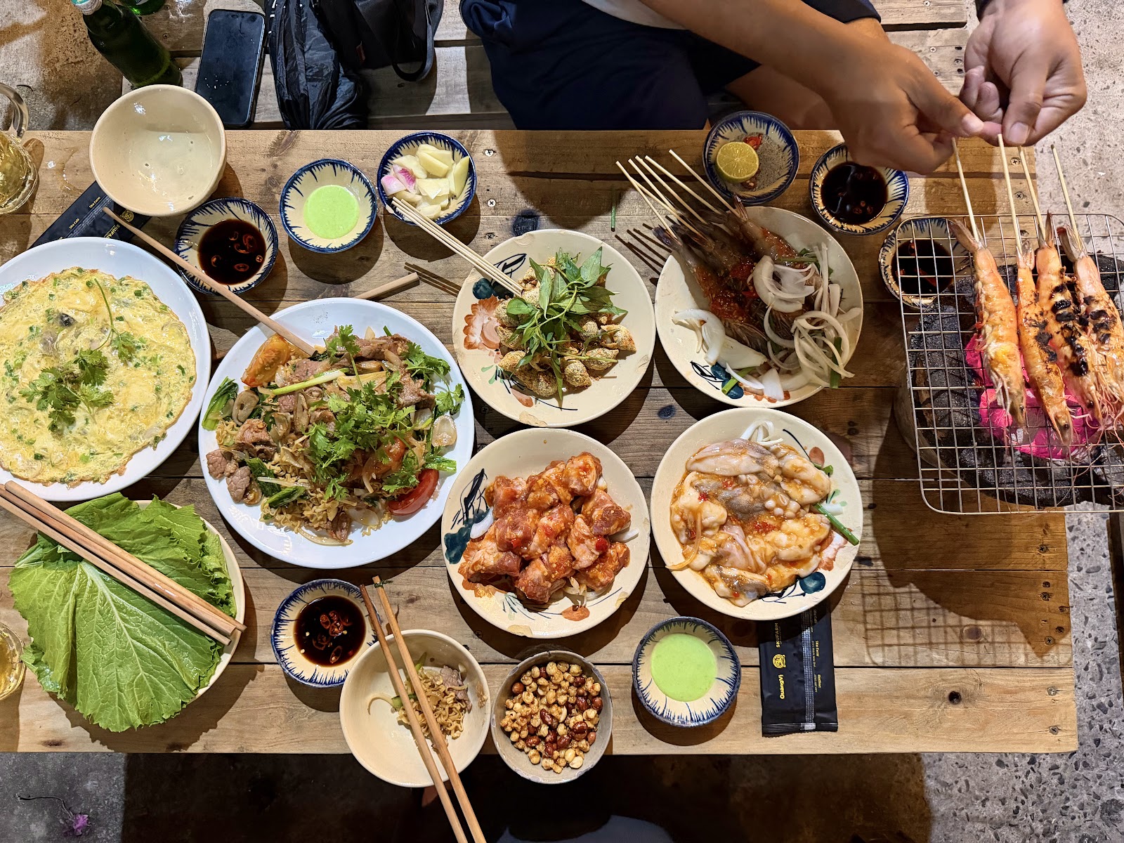 Mặt tiền 5ku Station trên đường Thái Văn Lung về đêm