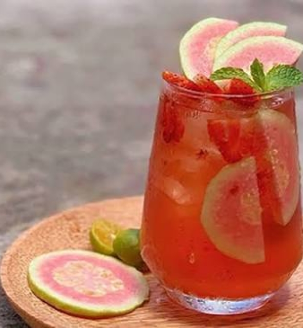 Ly trà ổi hồng