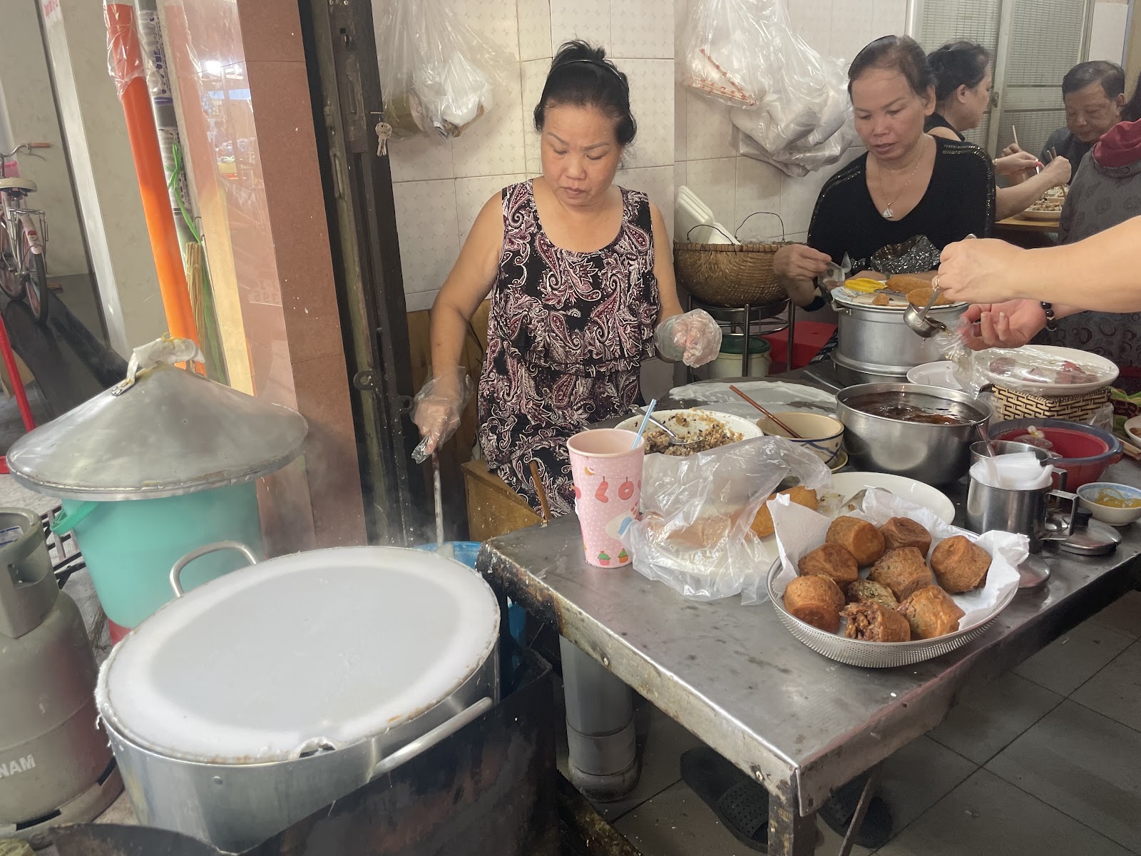 Bánh cuốn nhân tôm thịt (đang chờ đợt chụp ảnh)