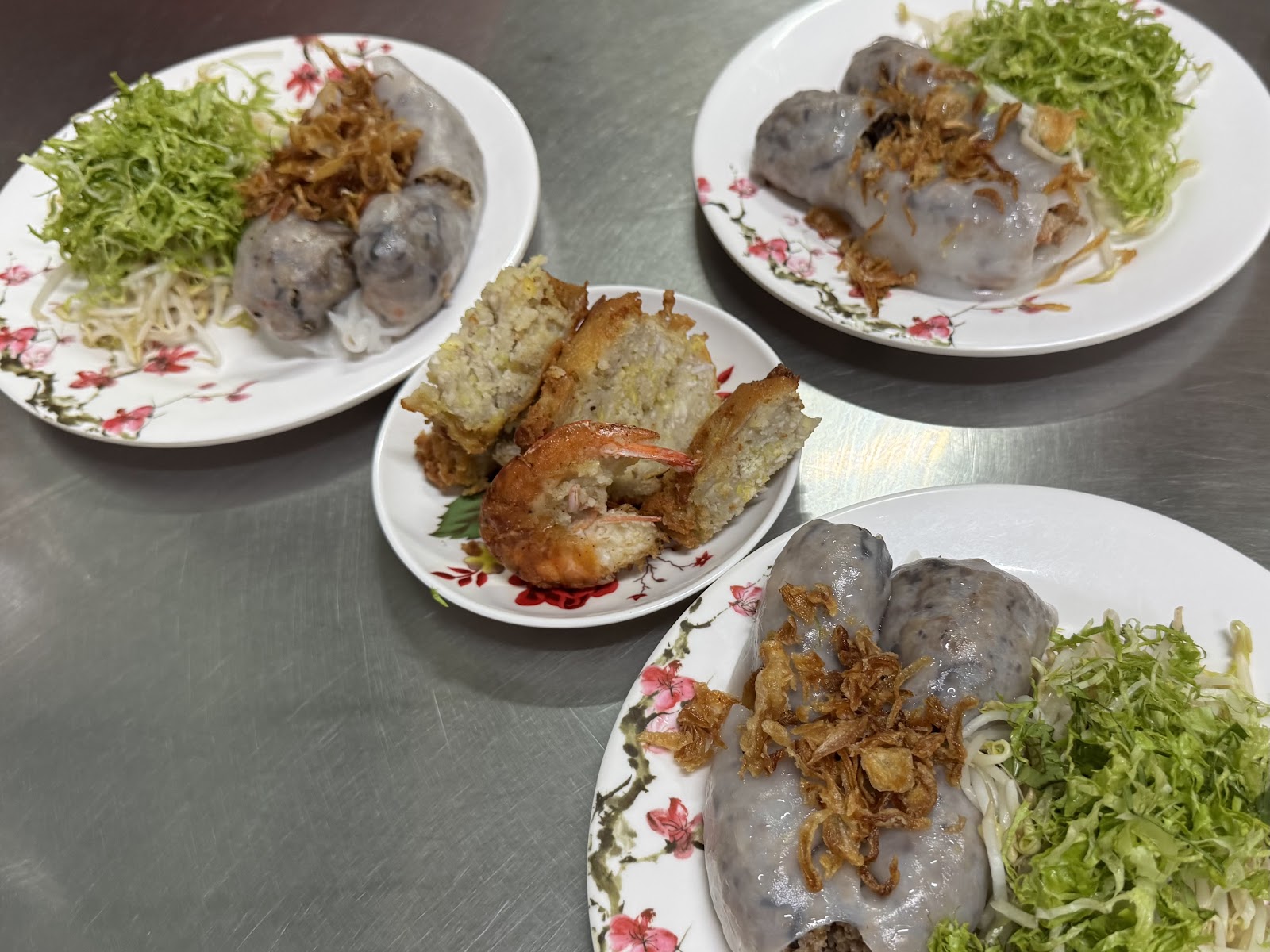 Hải Nam shrimp-pork rolls (pending the venue photo pass)