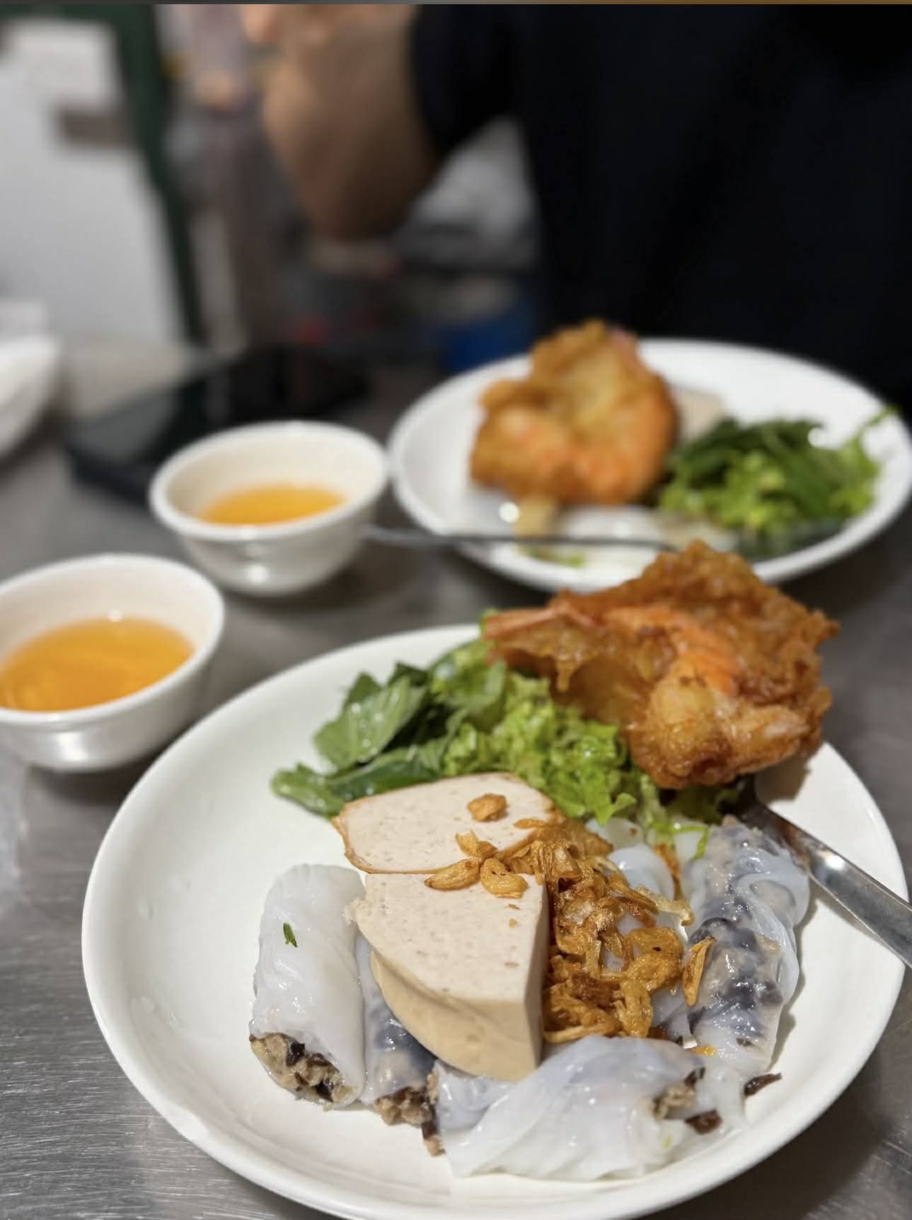 이른 아침 천에서 피어오르는 김 (사진 촬영 대기 중)