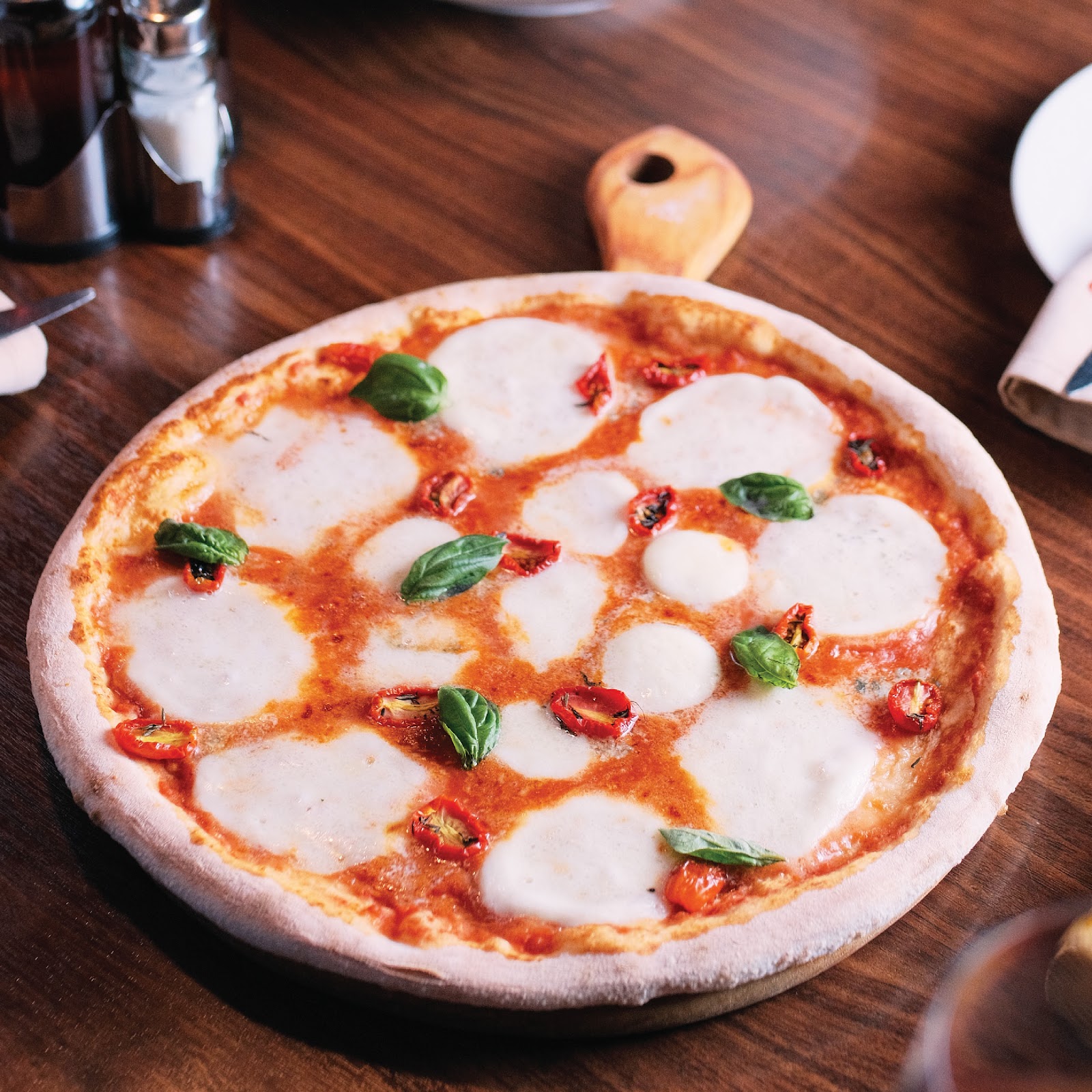 Pizza Margherita của quán