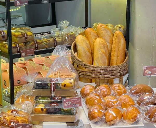 Wicker baguette baskets