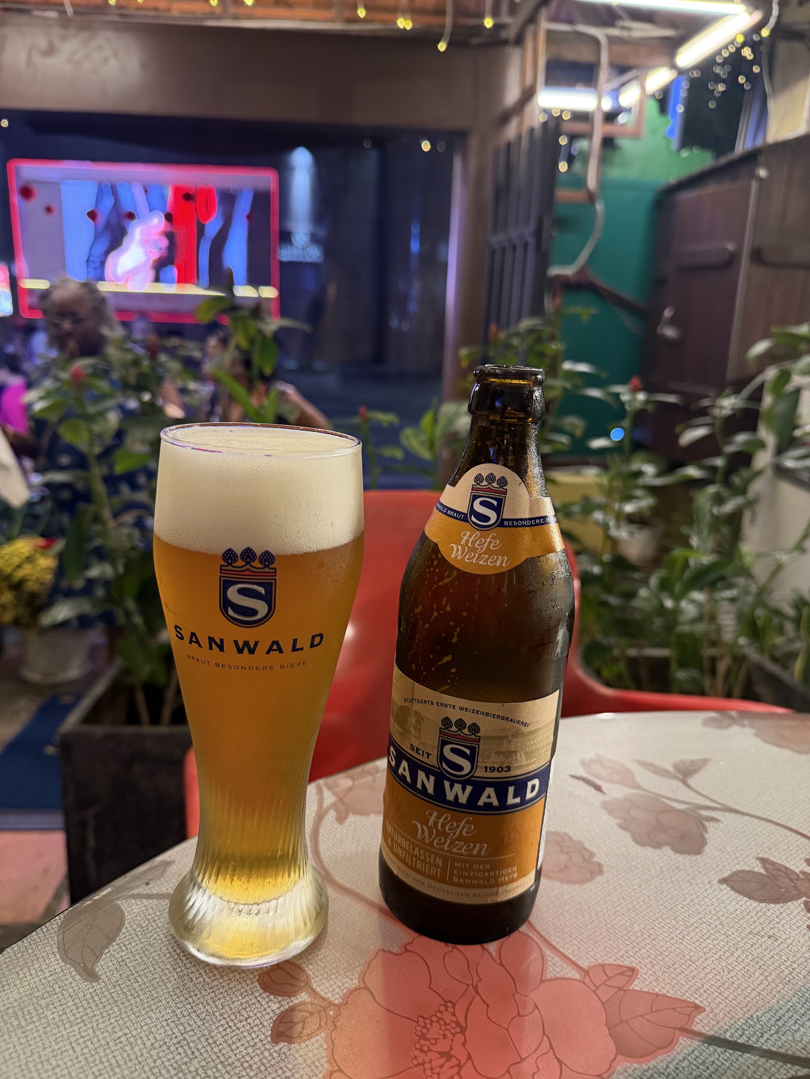 차갑게 식힌 잔발트 헤페바이젠