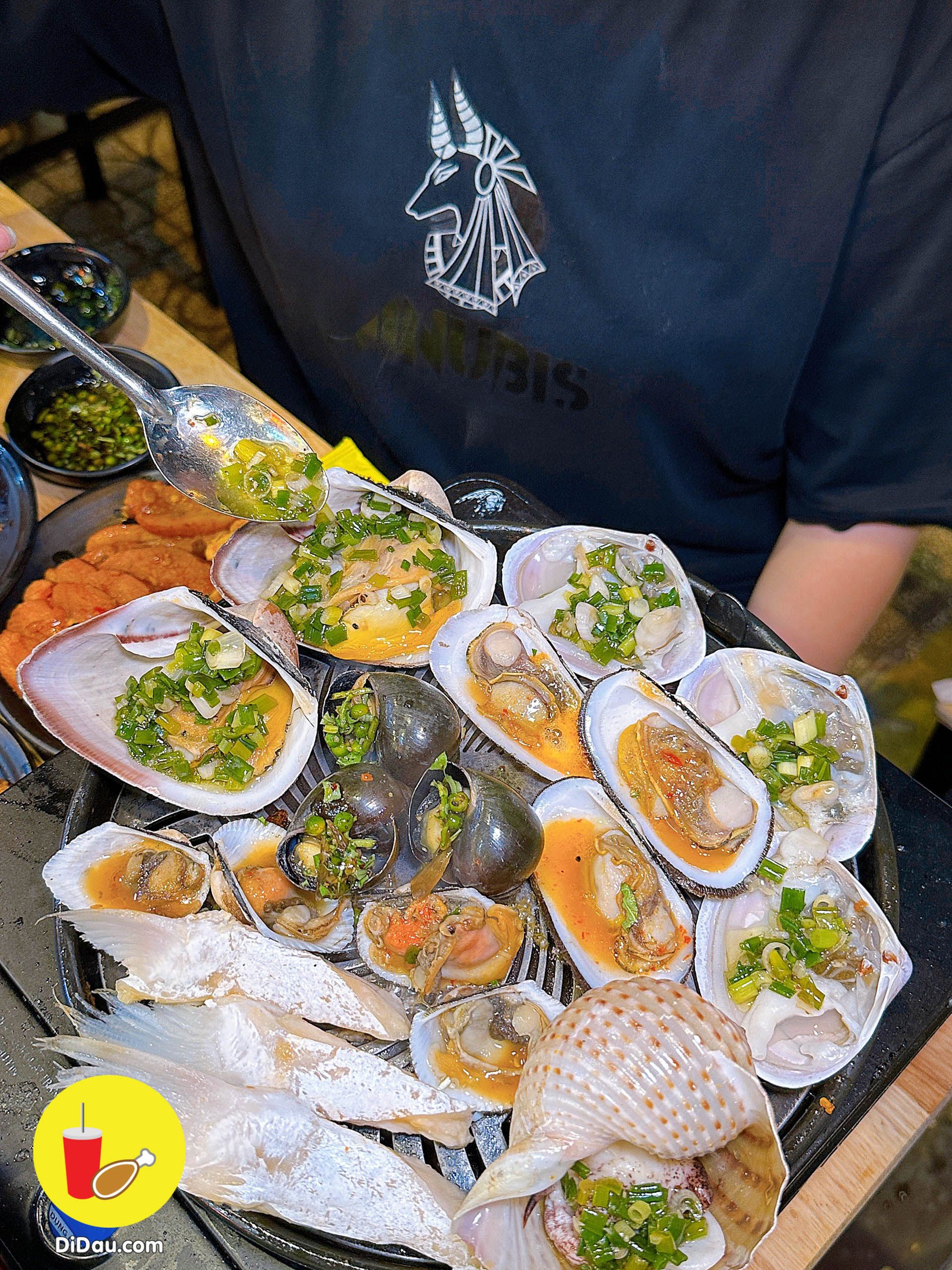 Hải sản nướng mỡ hành