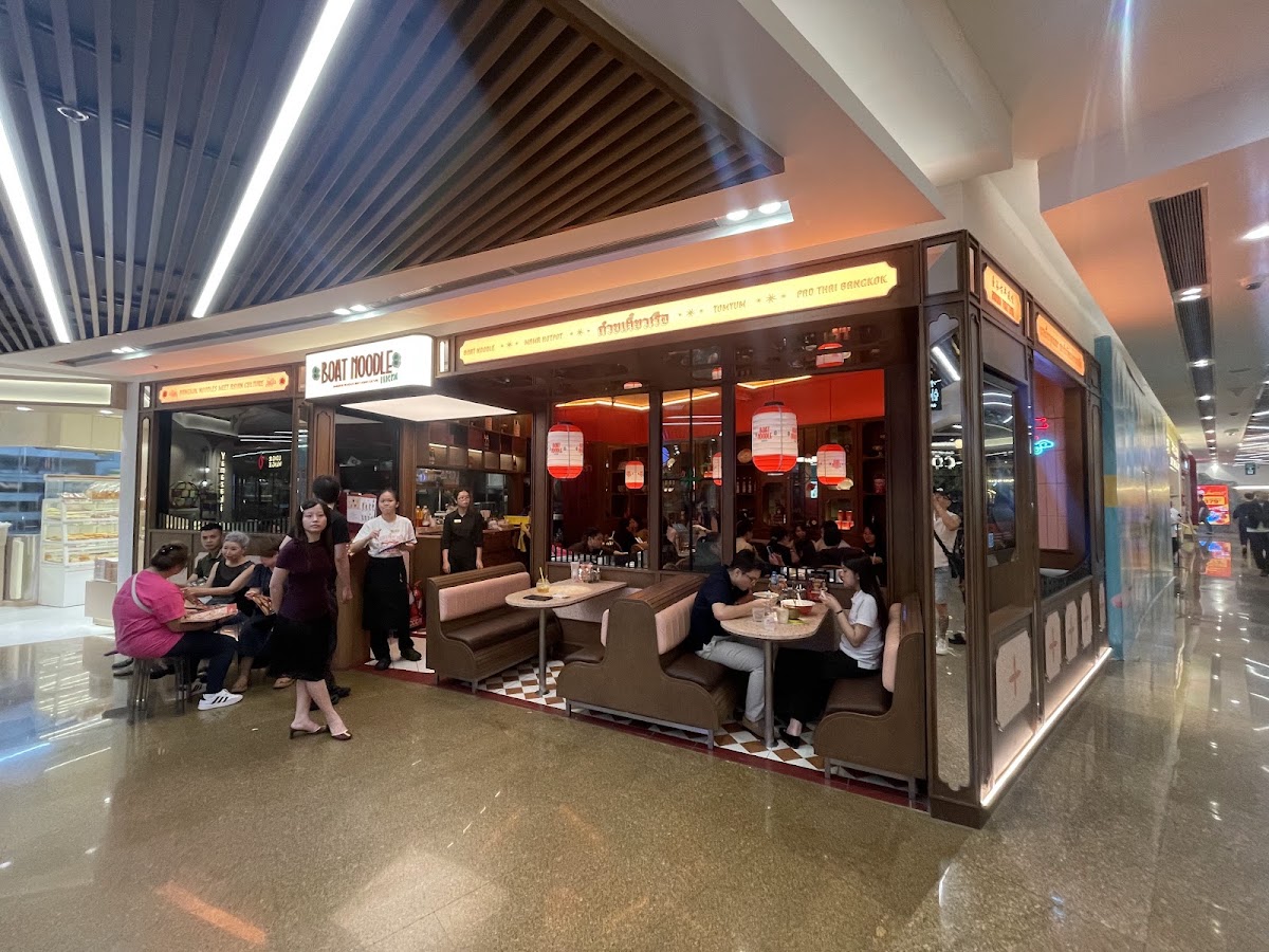 Ghế booth trong quán ở trung tâm thương mại