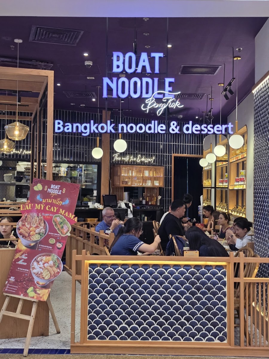 Mặt tiền Boat Noodle Bangkok, 72 Lê Thánh Tôn