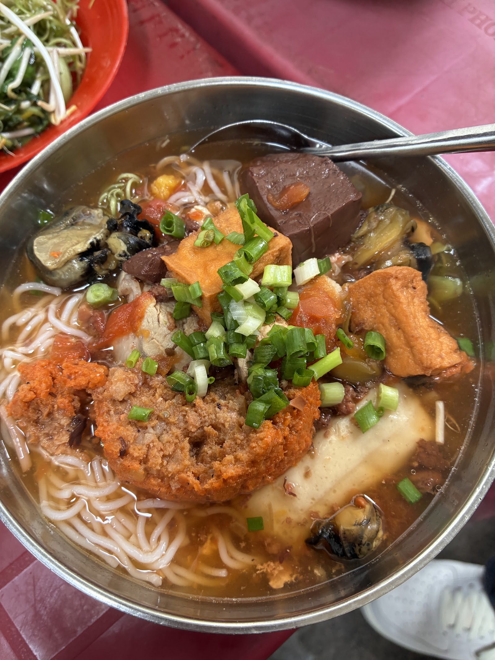 Tô bún riêu cua 219 bốc khói (đang chờ đợt chụp ảnh)