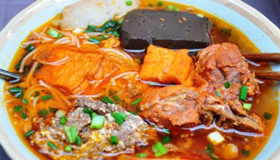 밤의 분리에우 꼴레, 노란 조명 (사진 촬영 대기 중)