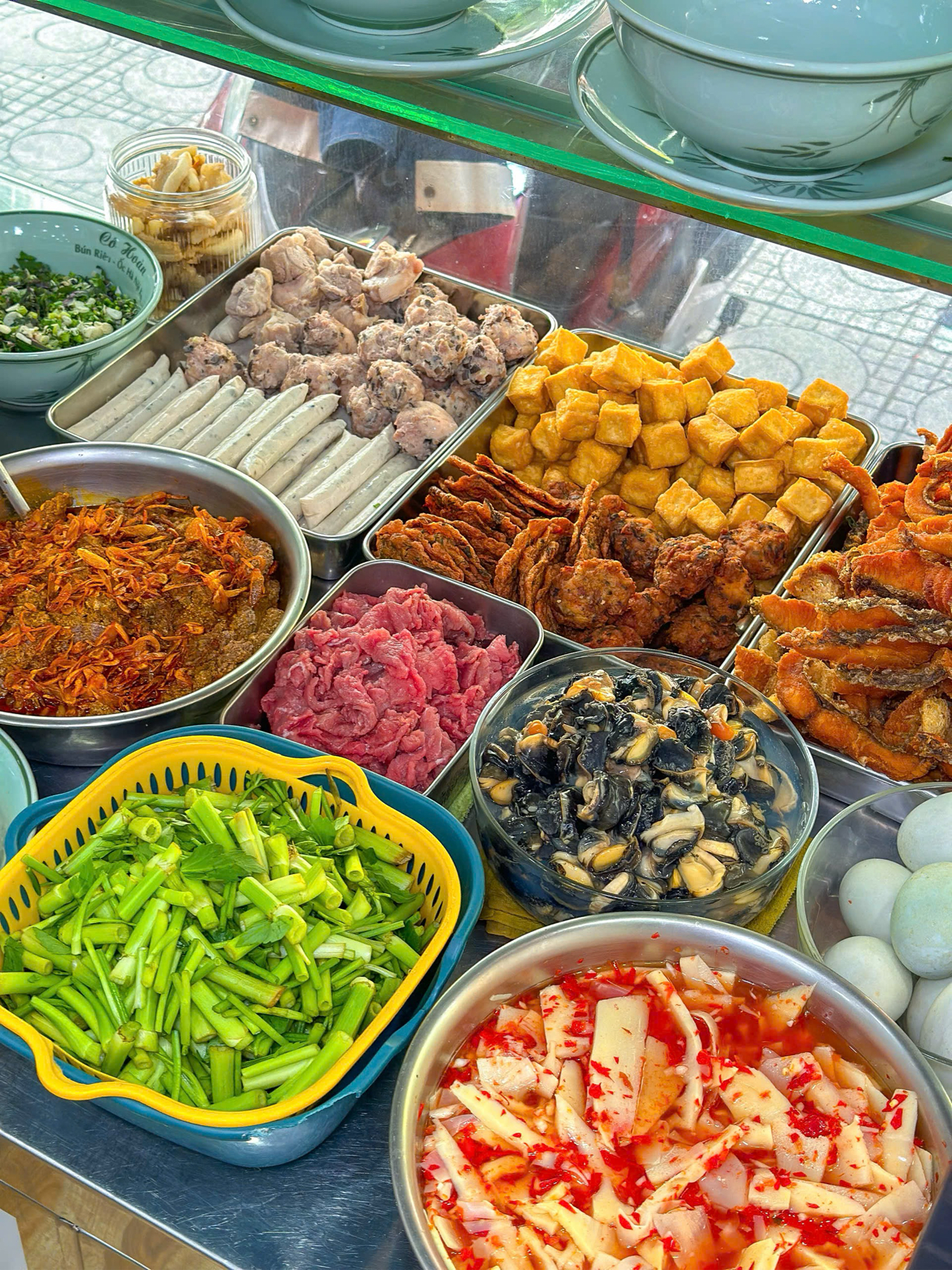 Không gian quán Bún Riêu Hà Nội Xưa — nhỏ gọn, sạch sẽ (đang chờ đợt chụp ảnh)