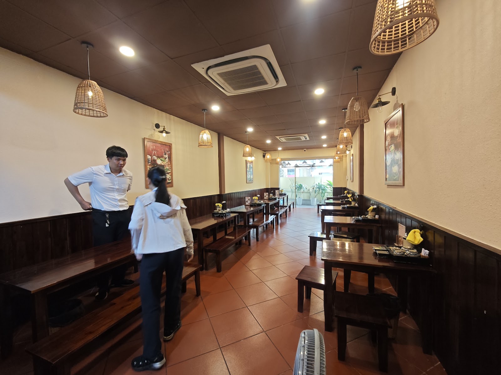 Không gian quán Bún Riêu Nhà Cao Thắng (đang chờ đợt chụp ảnh của quán — 10/2026)