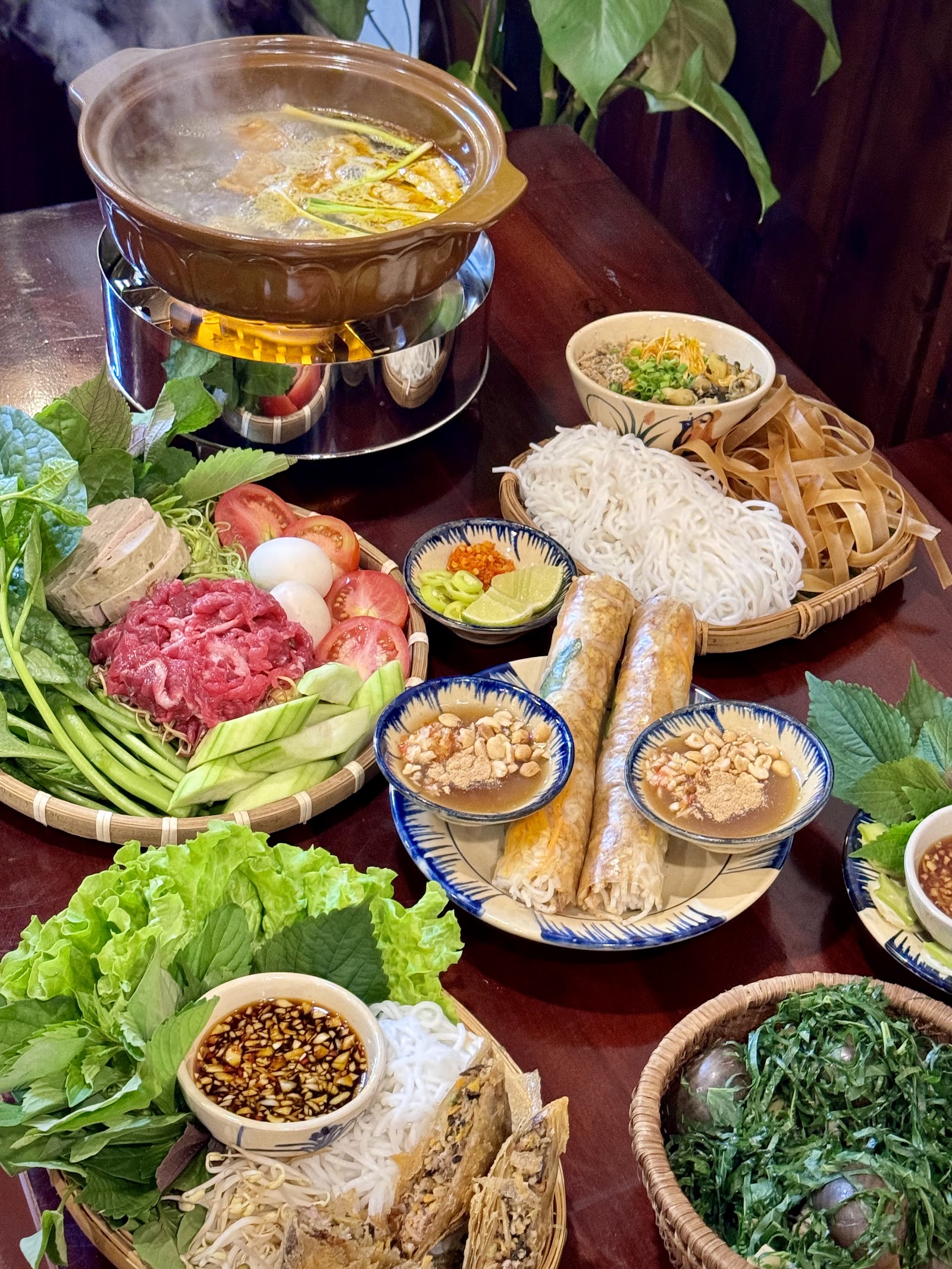 Góc bếp Bún Riêu Nhà buổi sáng (đang chờ đợt chụp ảnh)