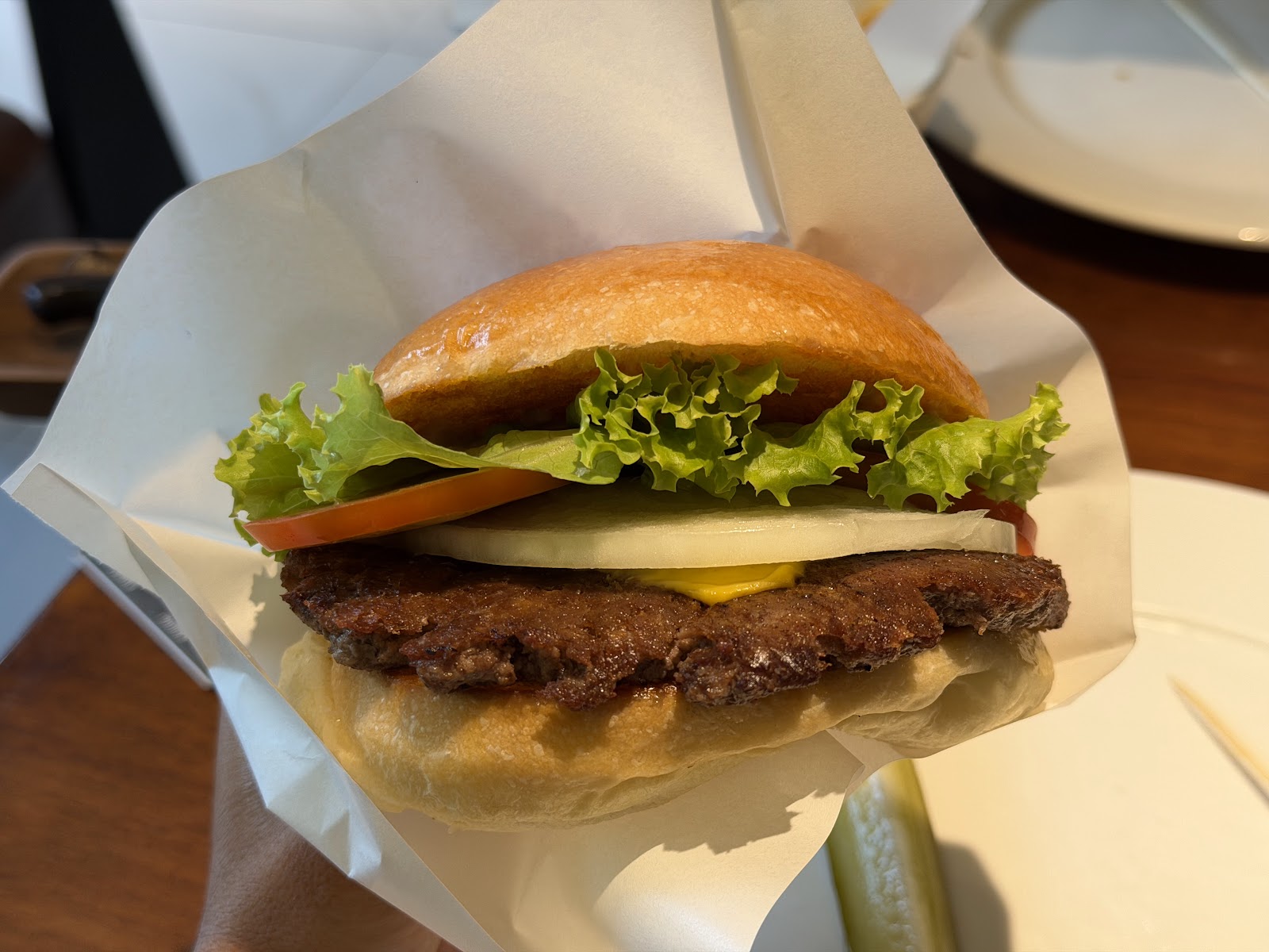 Burger Burger Joint với phô mai chảy