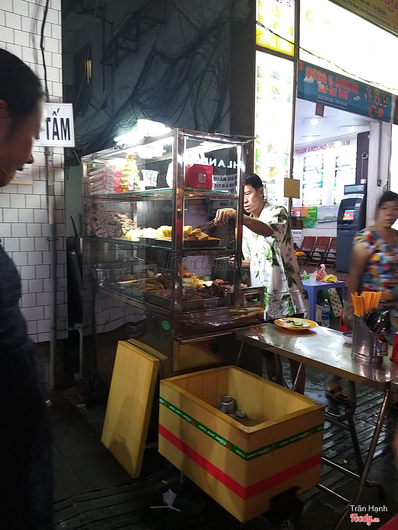 Xe cơm tấm Quán Giá Hẹ ban đêm