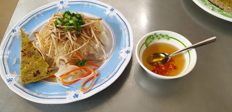 Cơm tấm bì trứng ốp