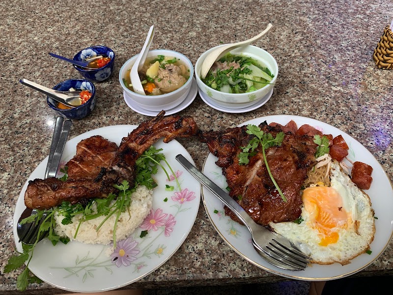 Two big rib plates with soup and fish sauce