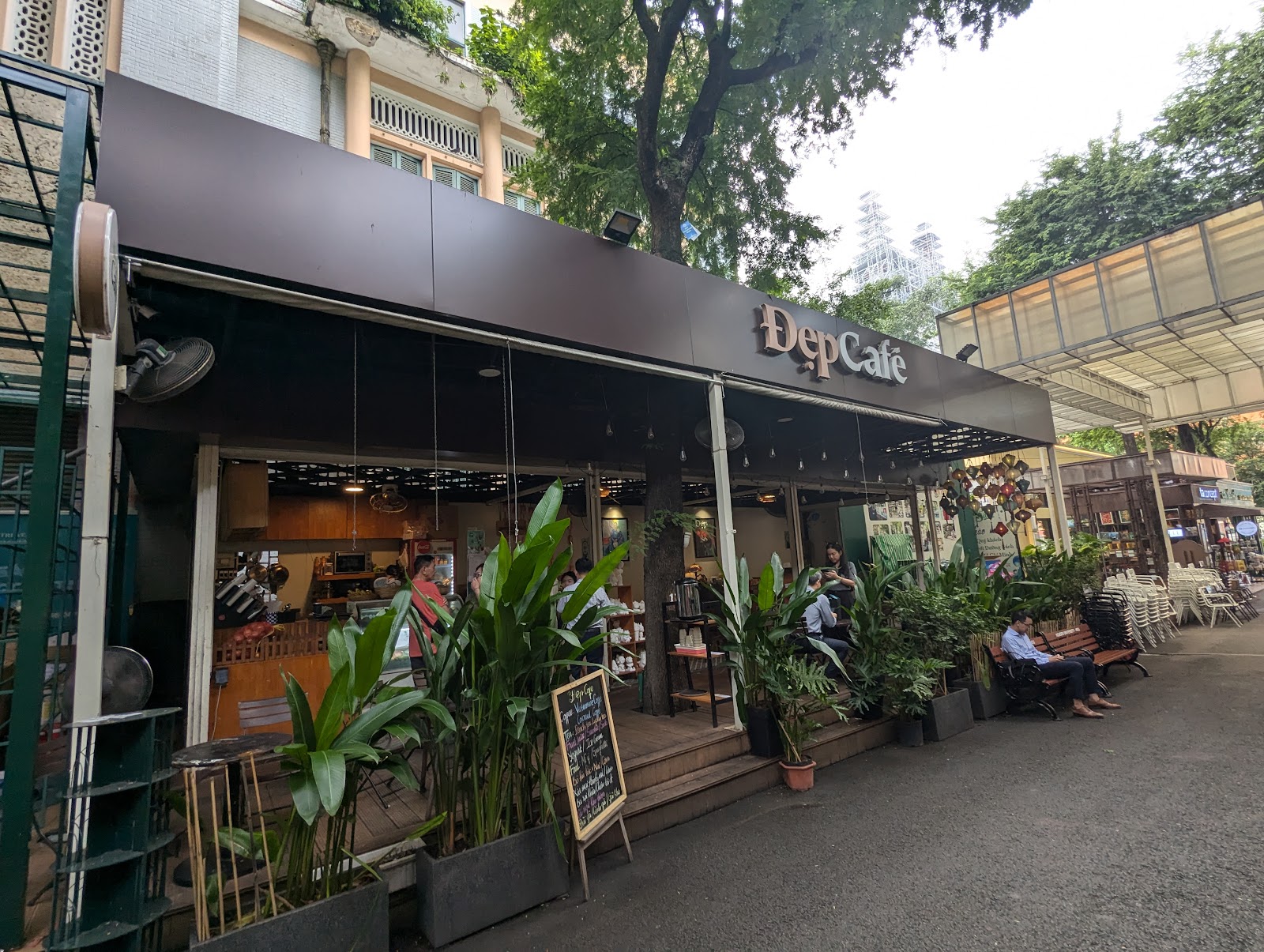 Mặt tiền Đẹp Café tại 3 Nguyễn Văn Bình