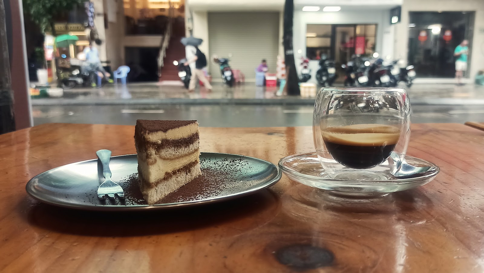 Flat White Coffee's front at 274 Ly Tu Trong