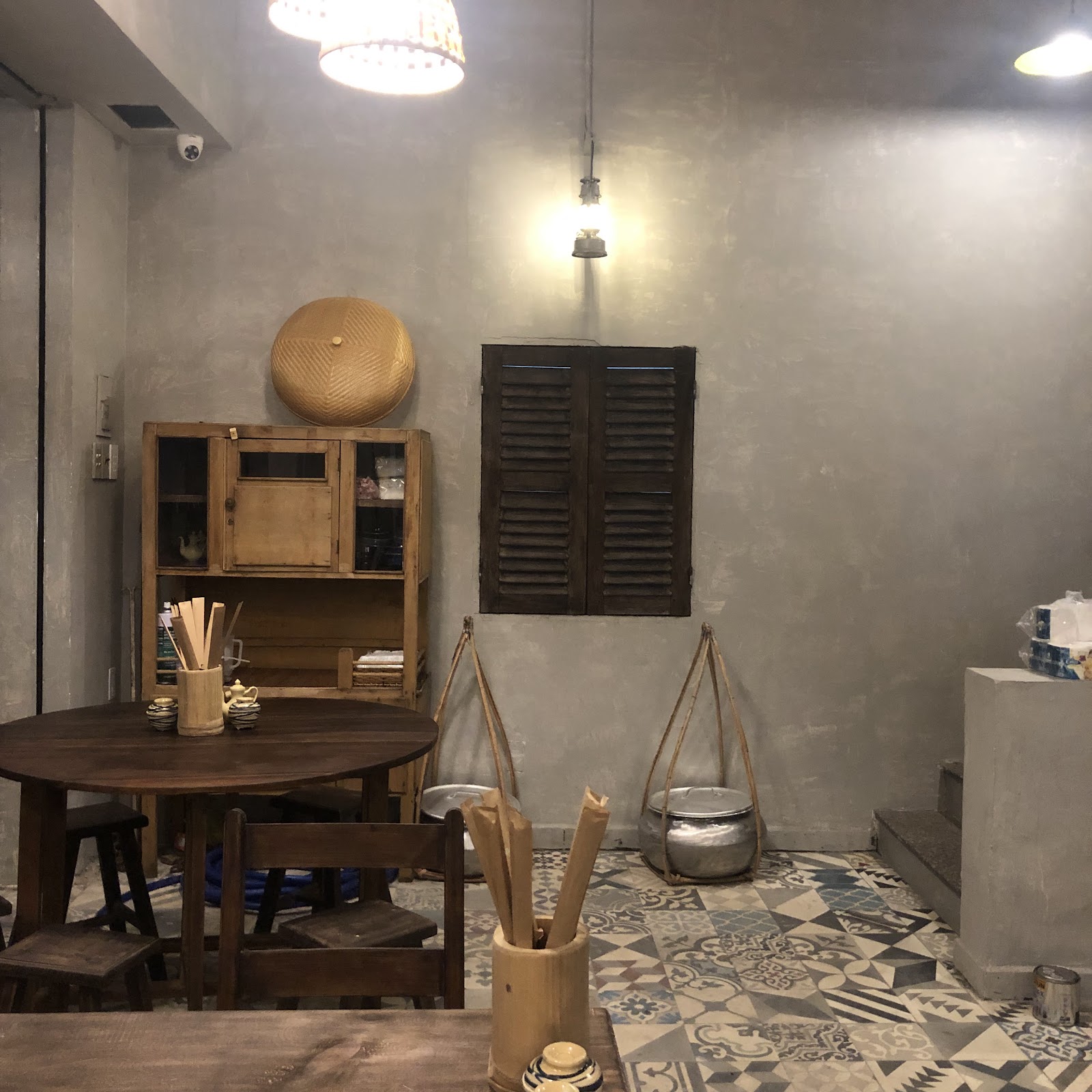 The nostalgic decor corner (pending the venue photo pass)