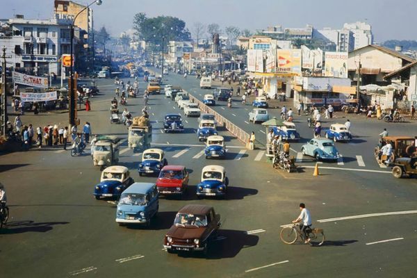 Ảnh tư liệu: đại lộ Trần Hưng Đạo xưa