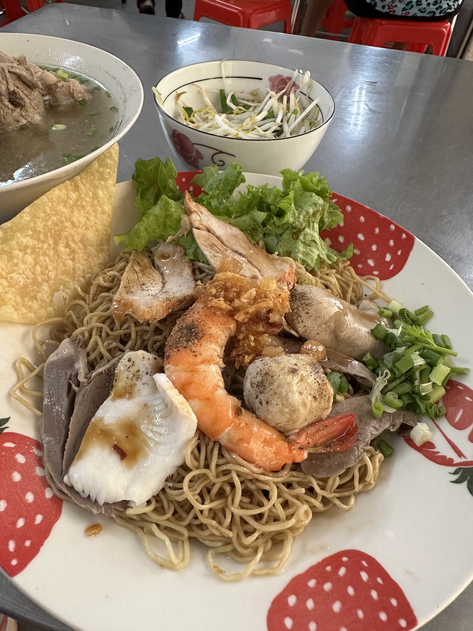 Dry combination noodles — a guest's photo