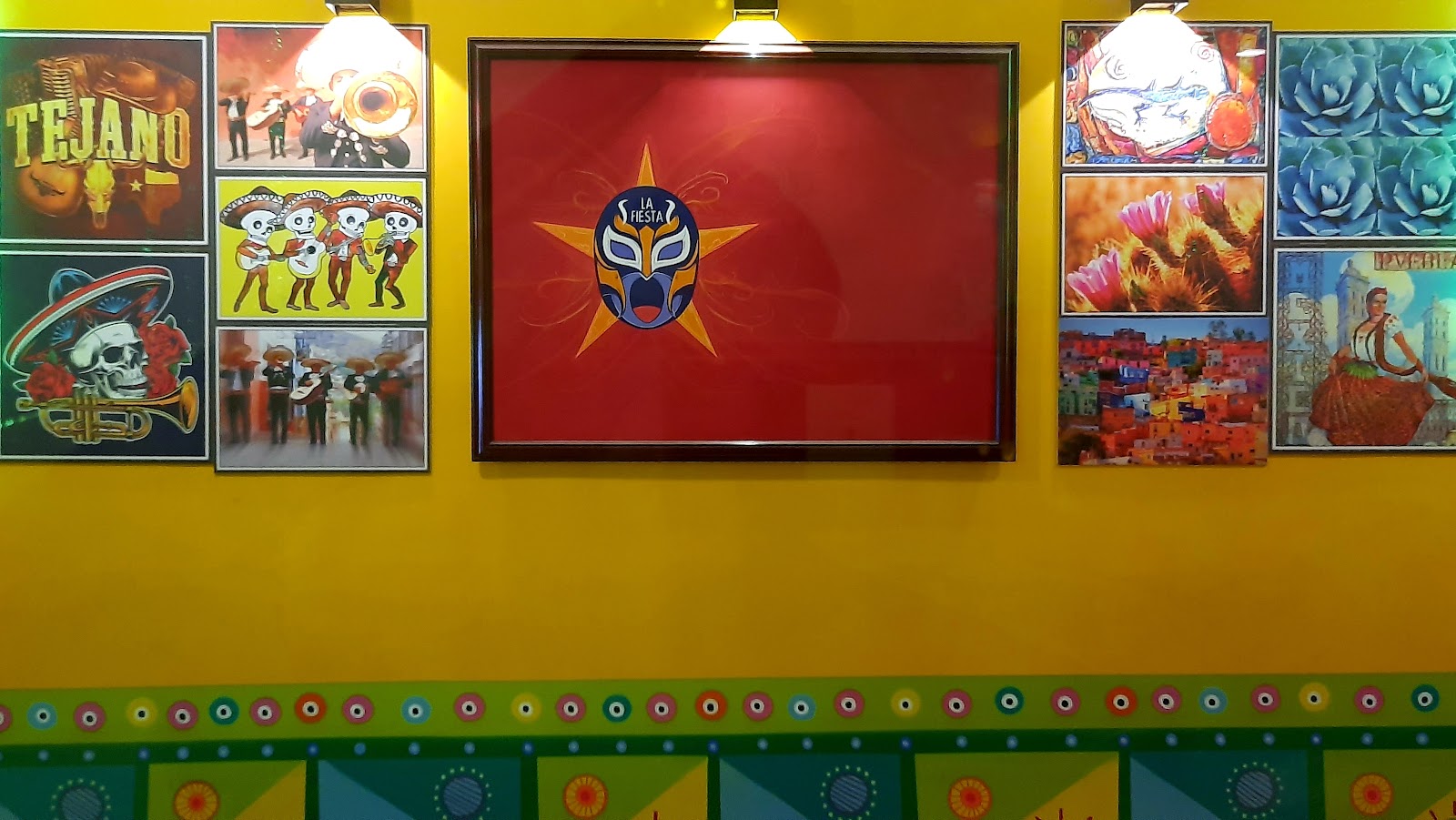 Bức tranh tường trong phòng ăn La Fiesta
