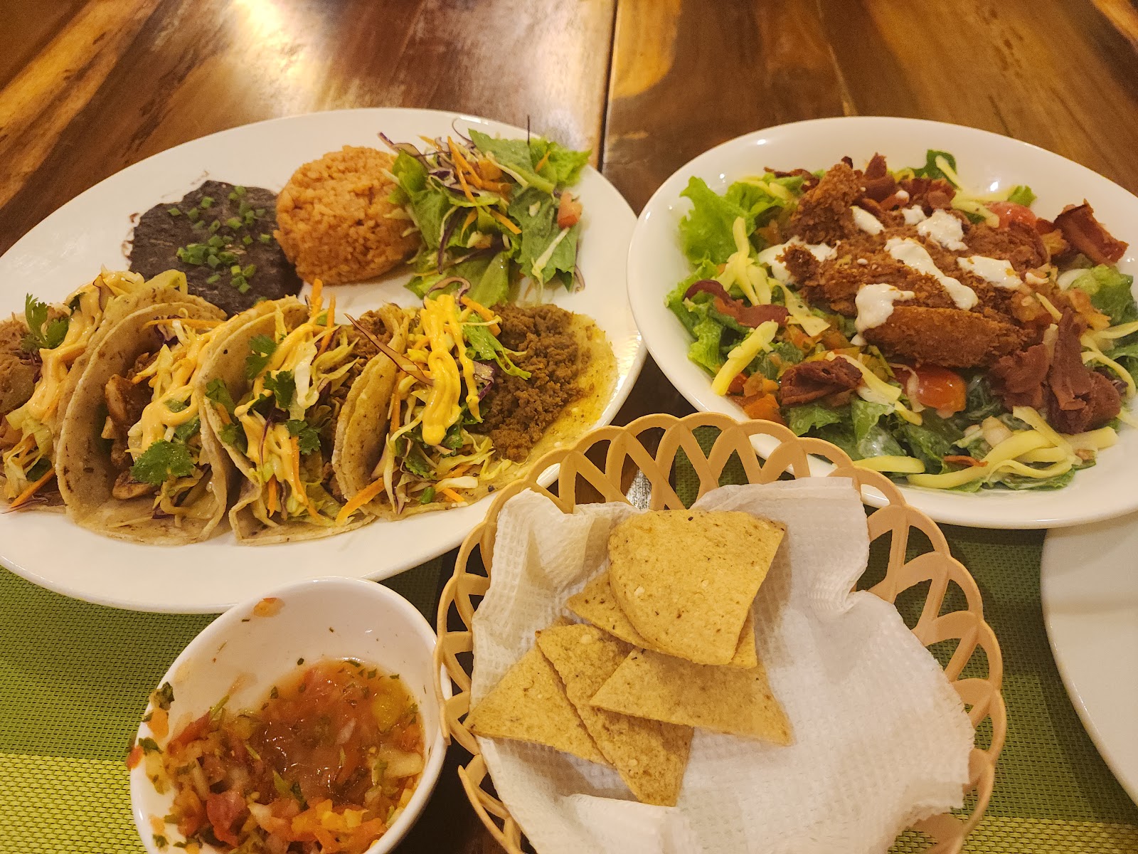 Tacos và chips