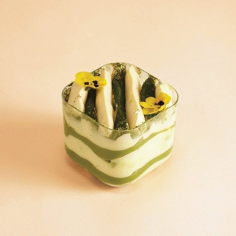 Mini cake tiramisu matcha lá dứa của Là Lá