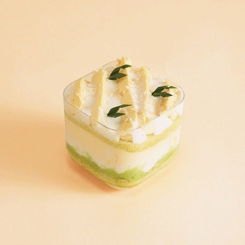 Mini cake xôi dừa lá dứa của Là Lá