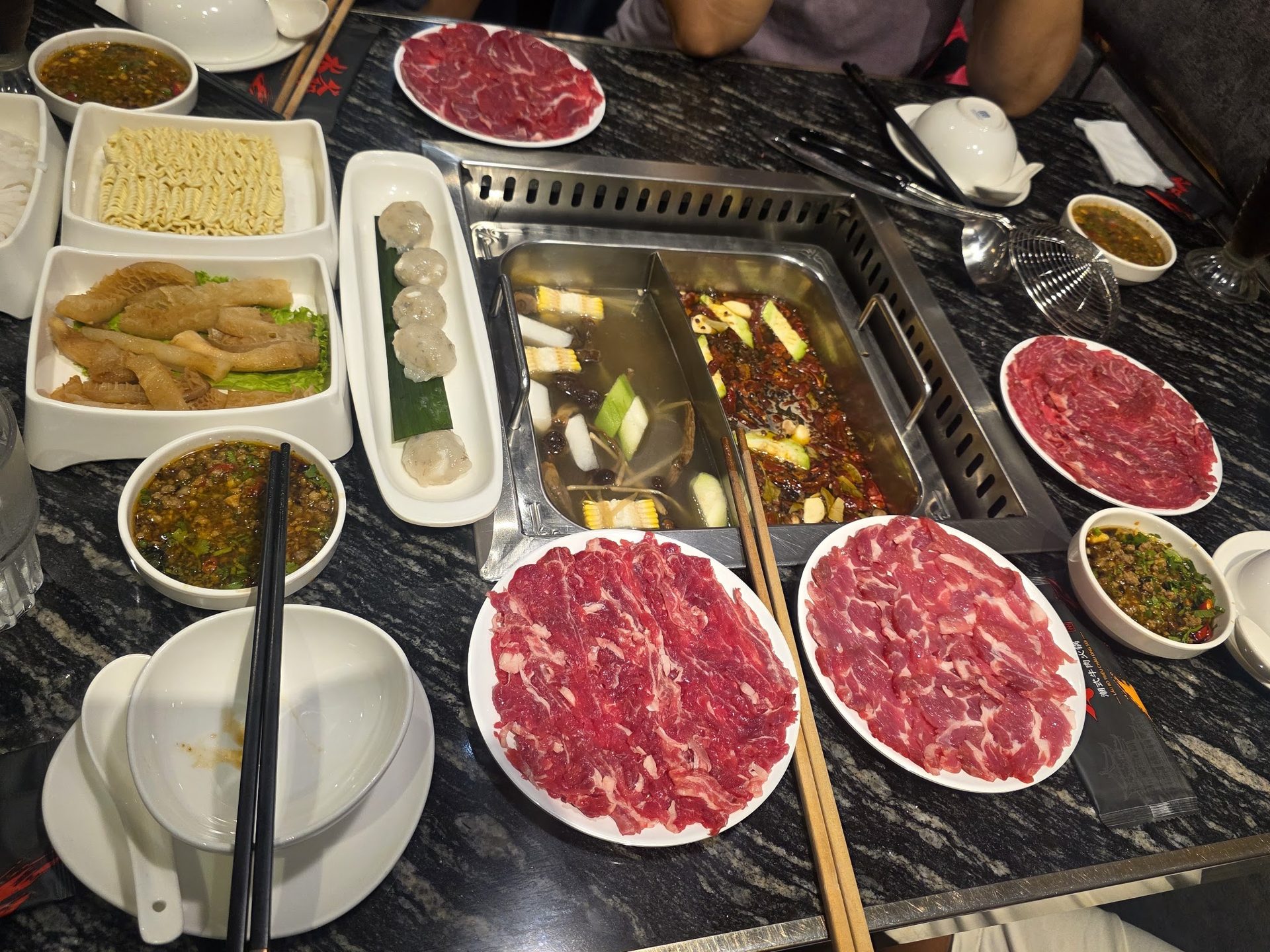 Không gian quán Ông Sủi