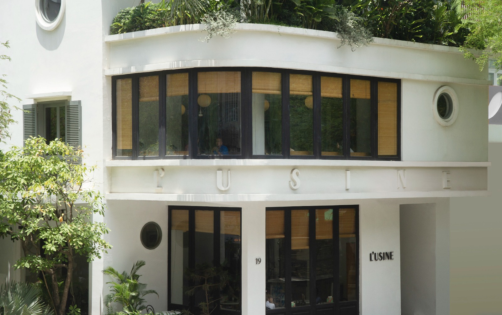 L'Usine's front at 19 Le Thanh Ton