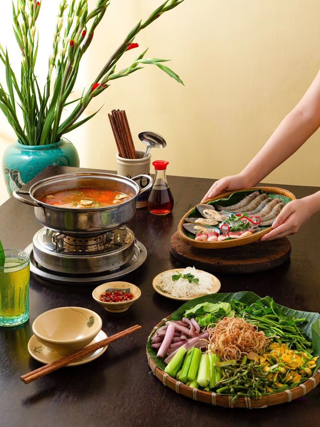 Buổi tối trên sân thượng Nhà Tú