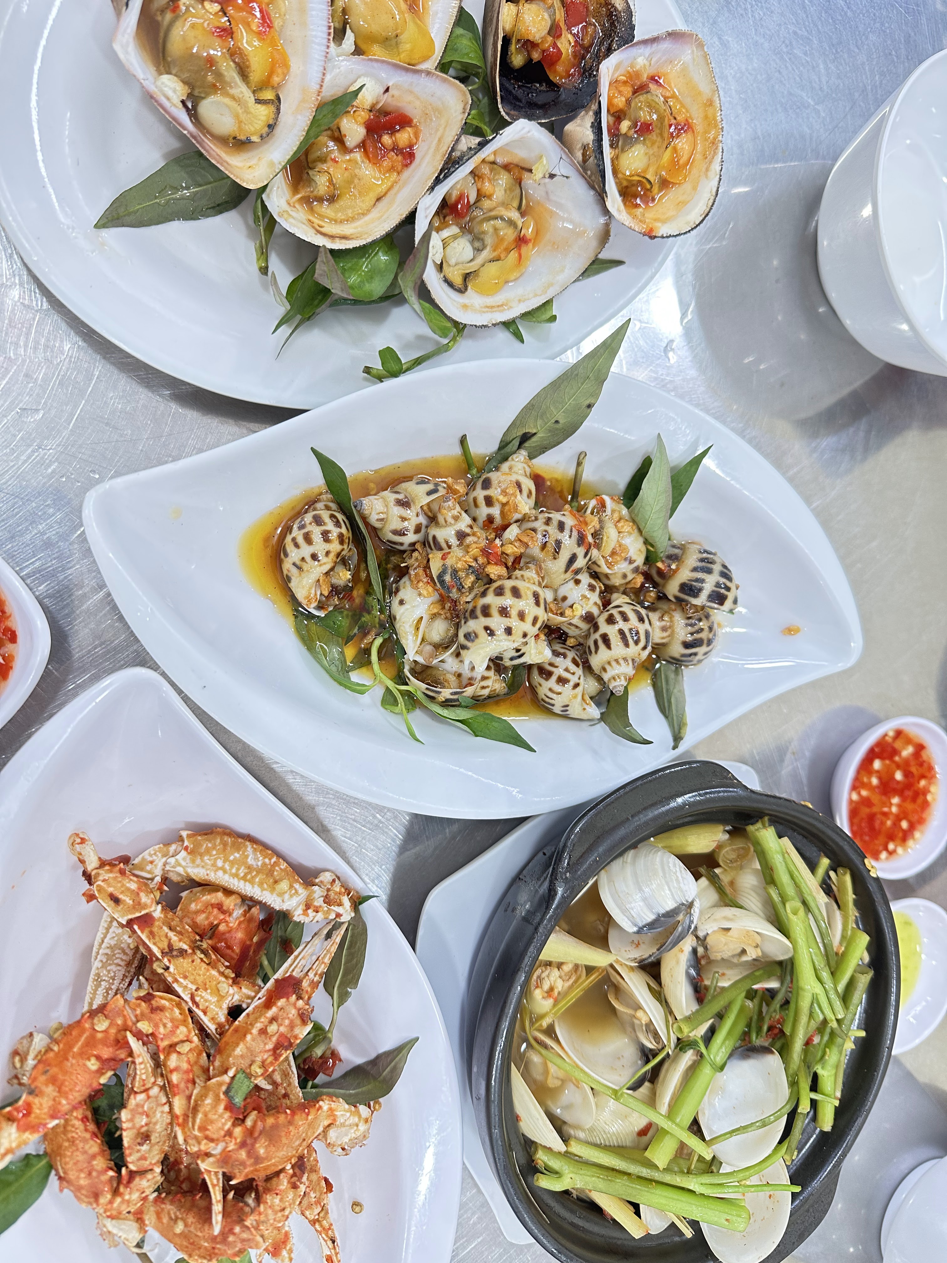 Món ốc tại Ốc Ngân