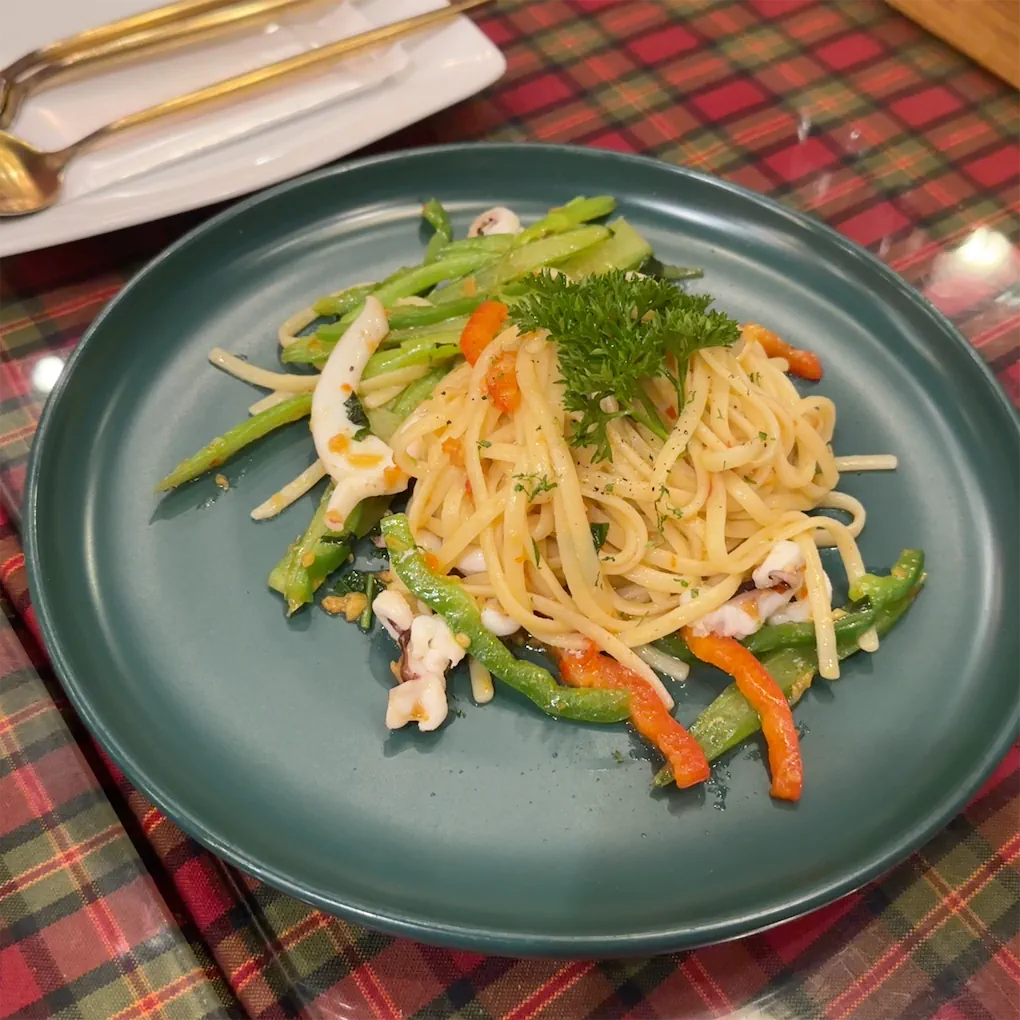 Đĩa linguine hải sản sốt kem