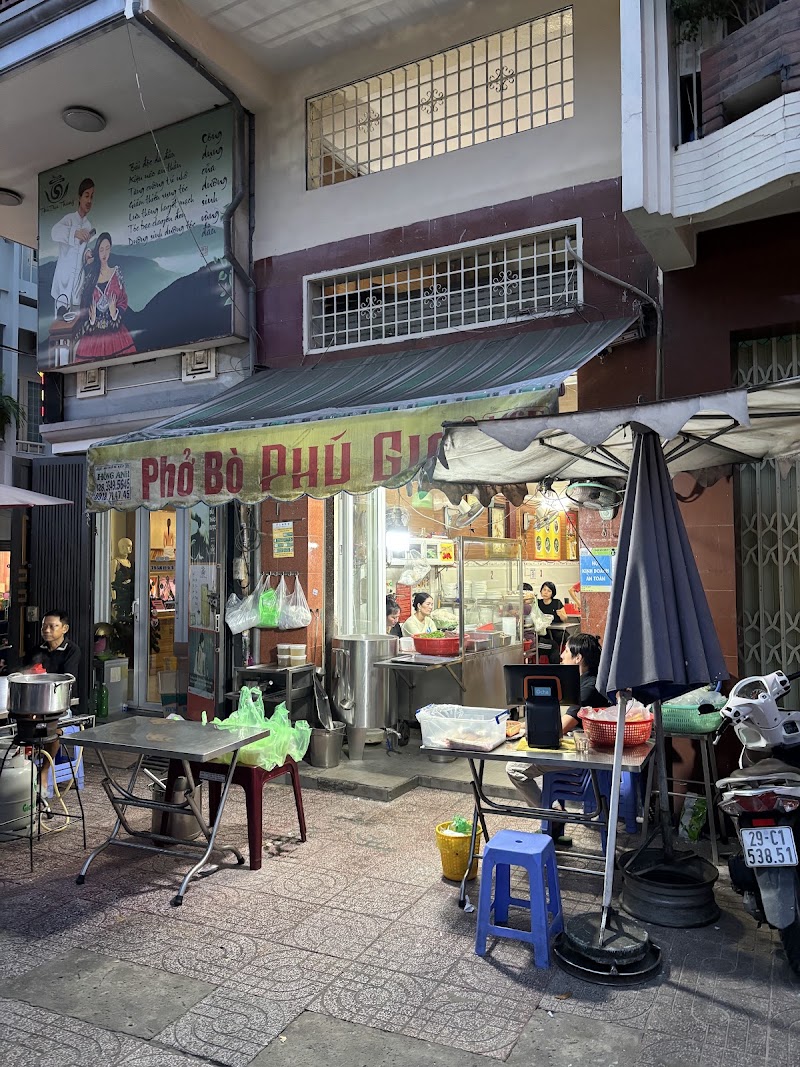 The Pho Bo Phu Gia storefront