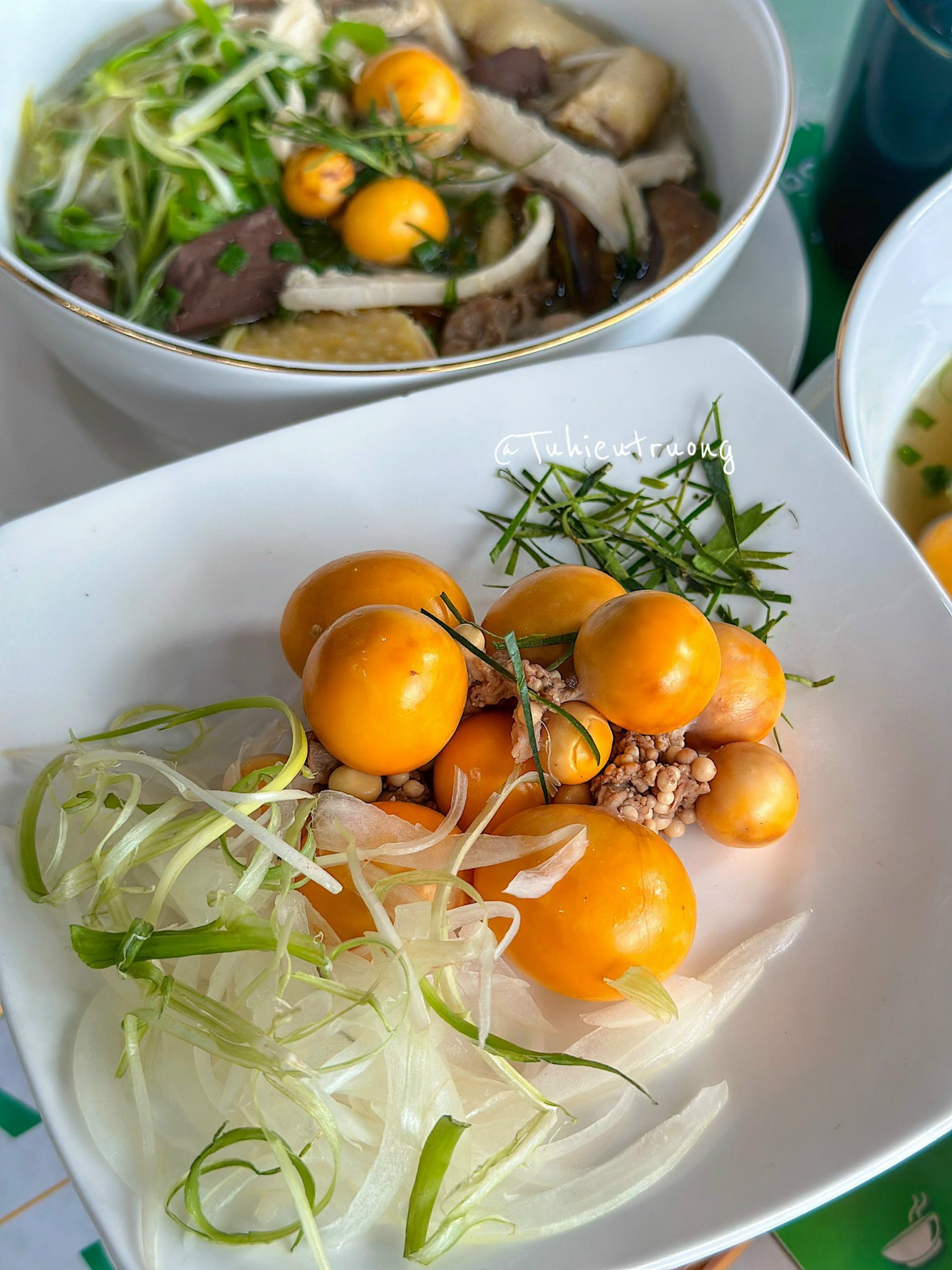 The capon chicken phở bowl — Pho Ga Ngo Vang