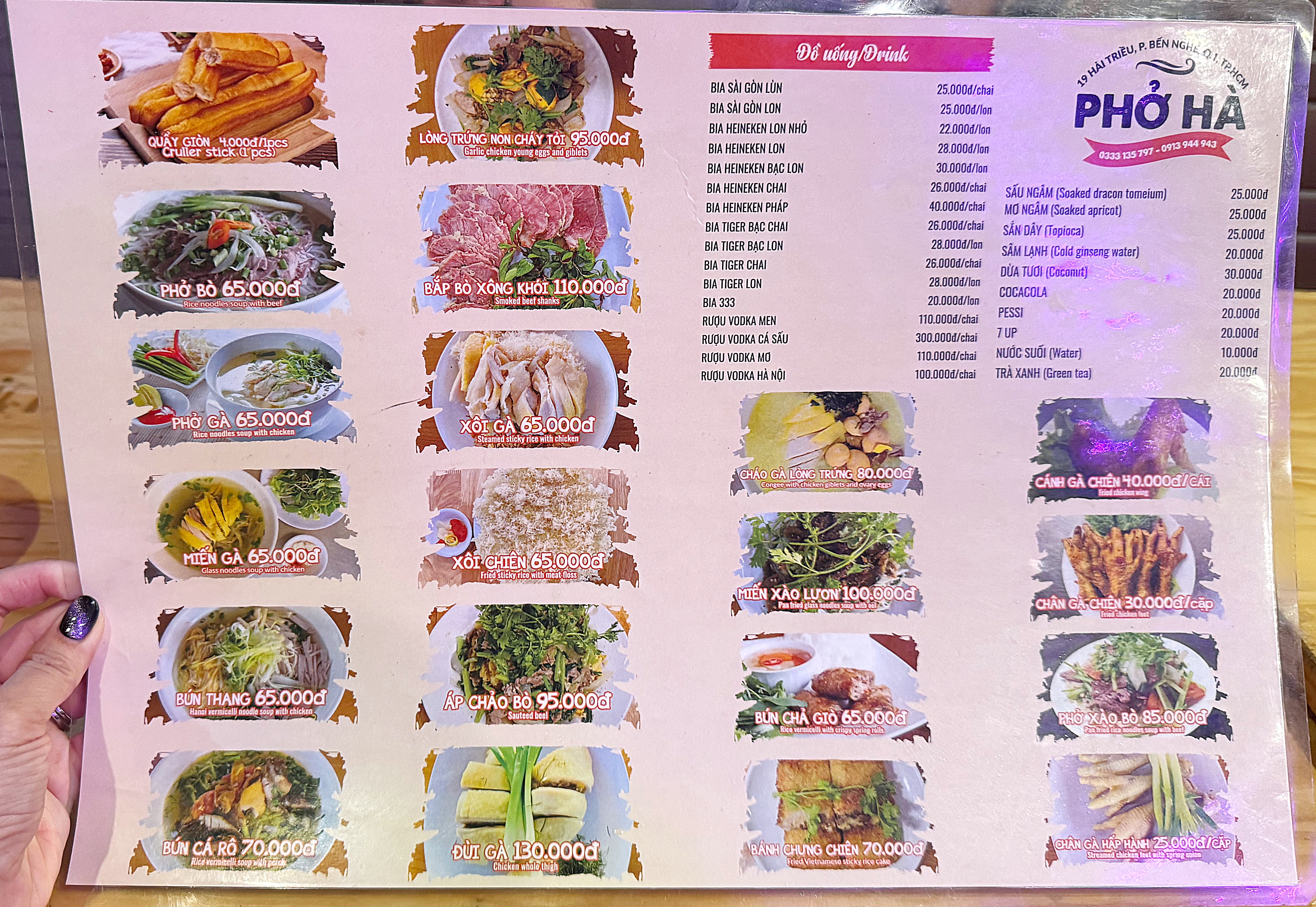 Bảng giá Phở Hà chụp tại quán