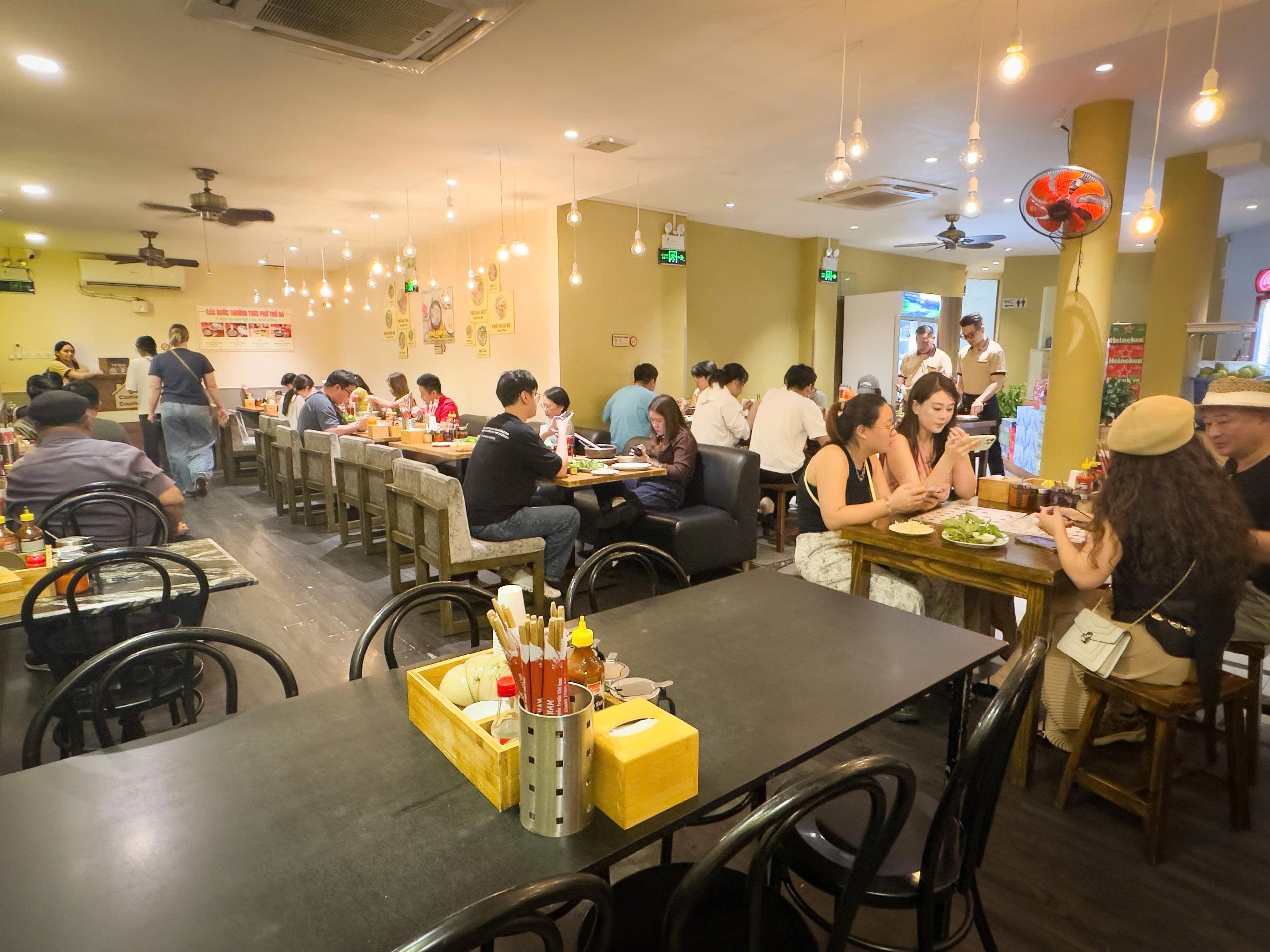 The dining room at rush hour