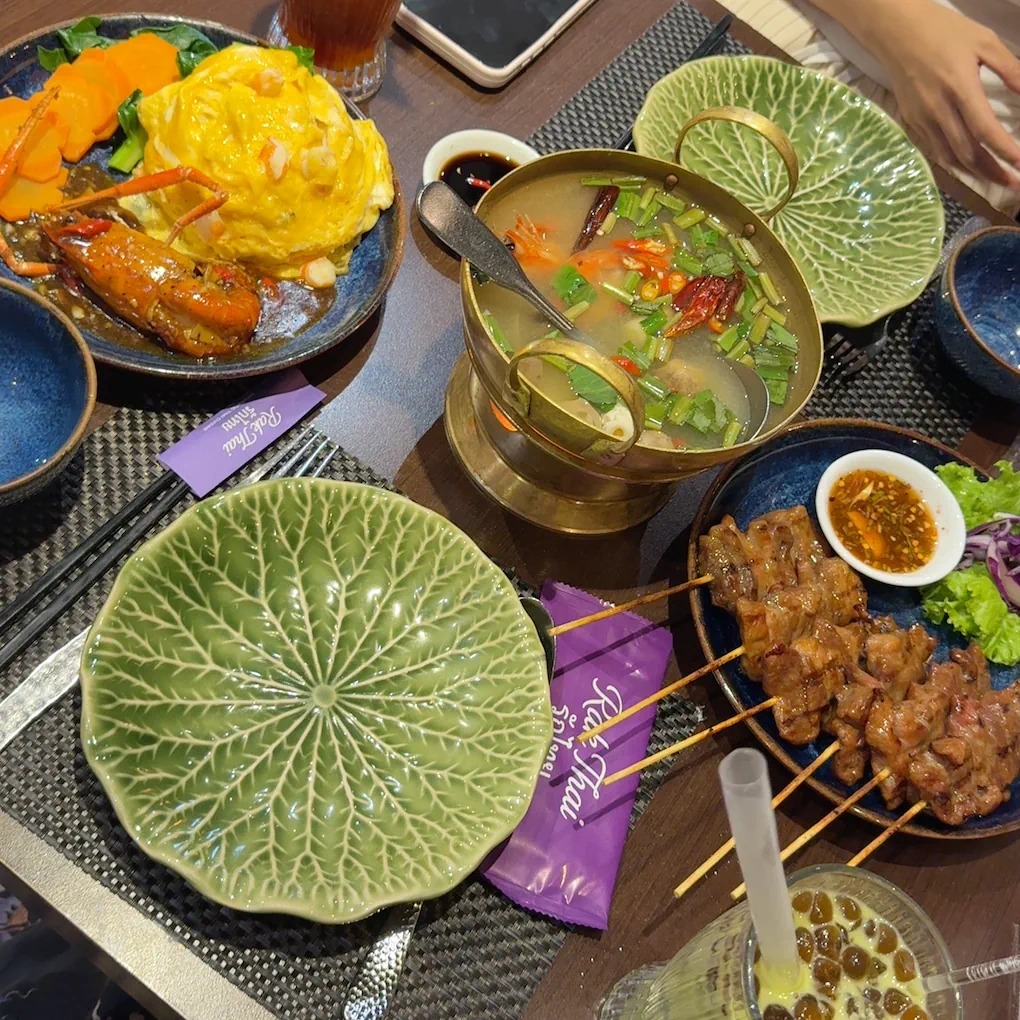 RAK Thai의 테이블