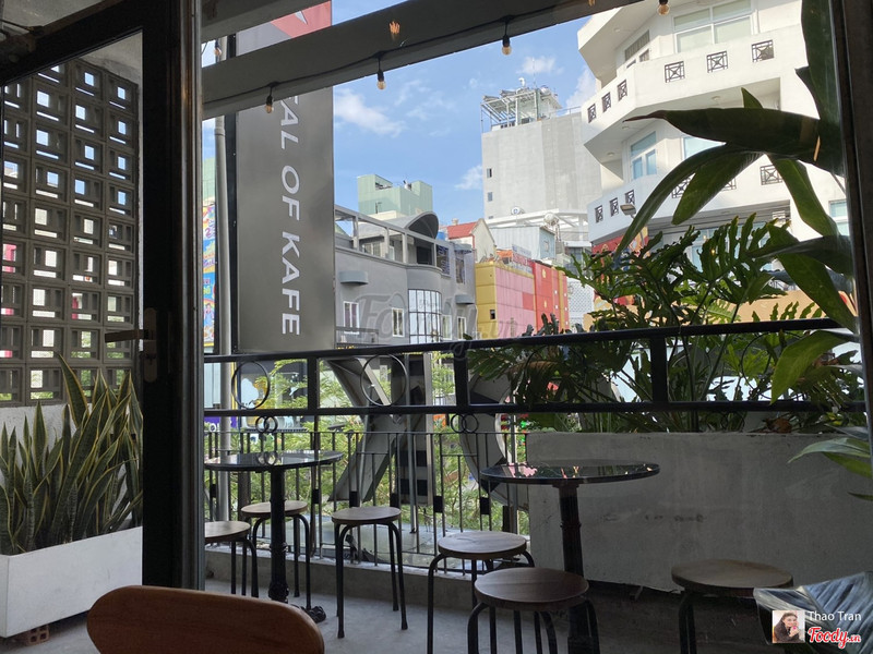 Ban công Real of Kafe