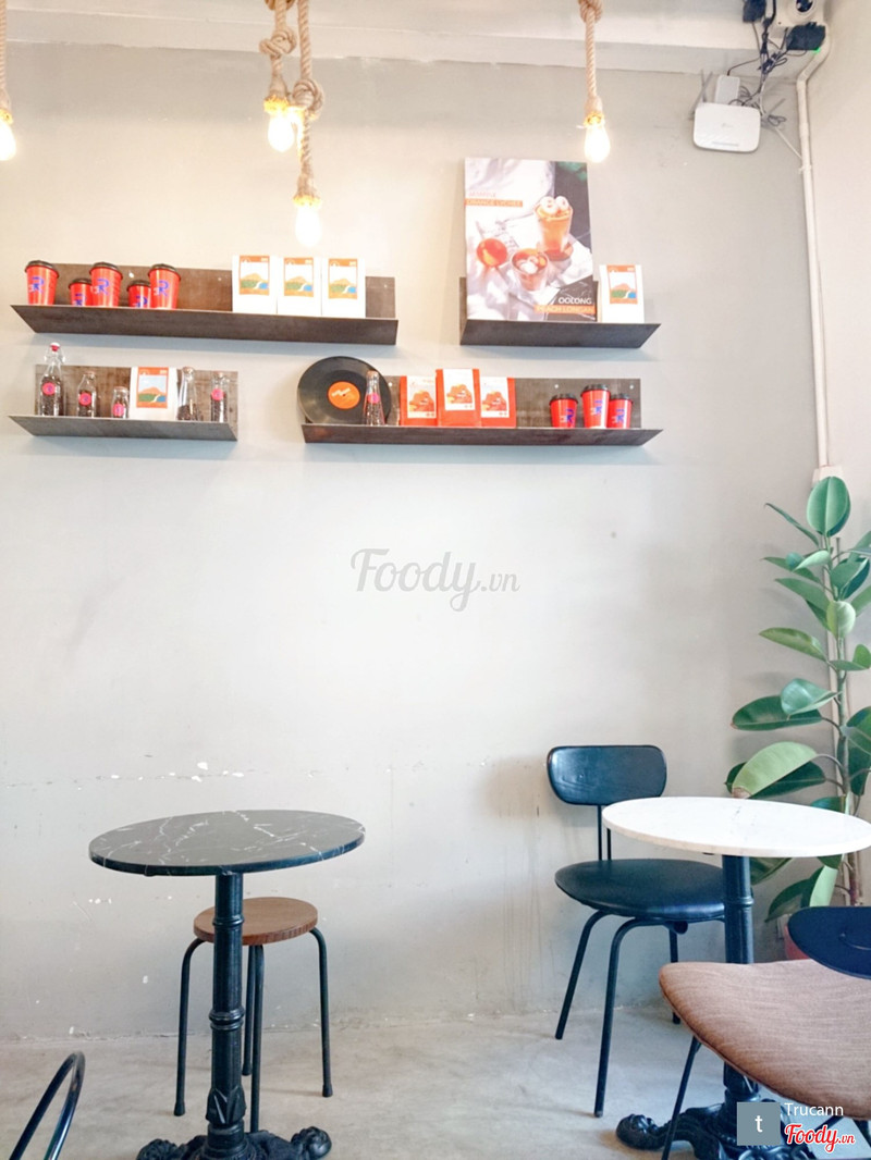 Góc kệ với ảnh món trái cây