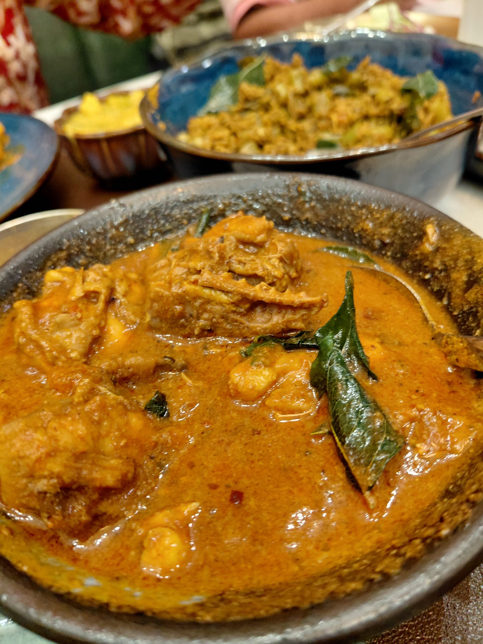 Saffron chicken curry
