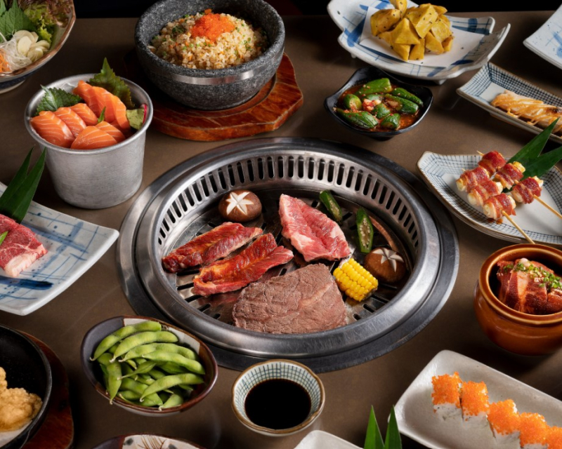 야키니쿠 테이블, 상자 의자와 등불