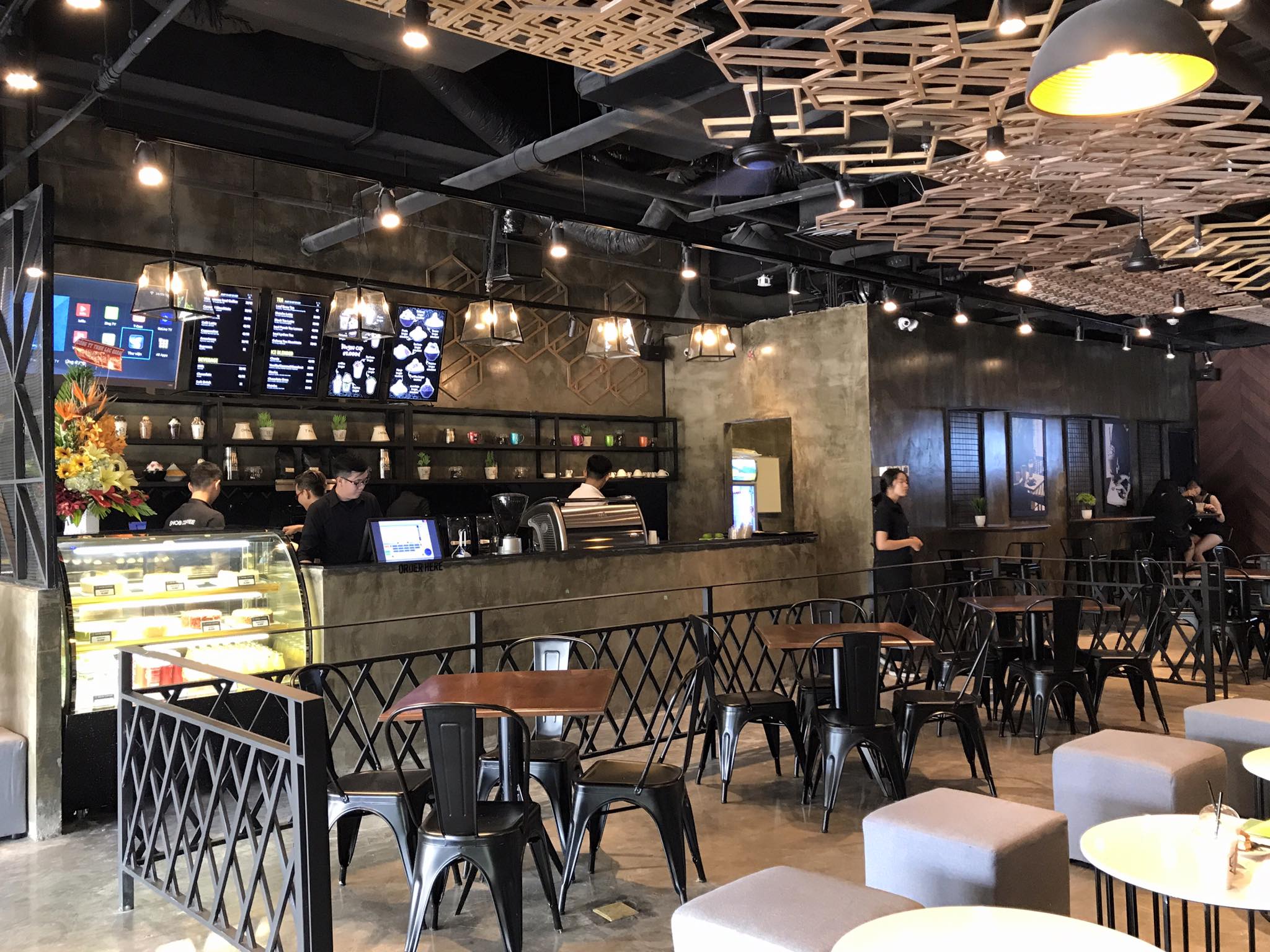 Snob Coffee 주문 카운터