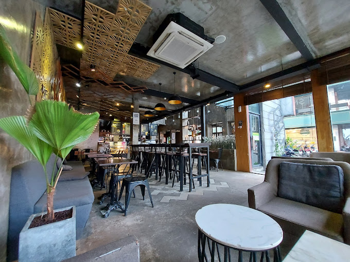 Tầng trệt Snob Coffee