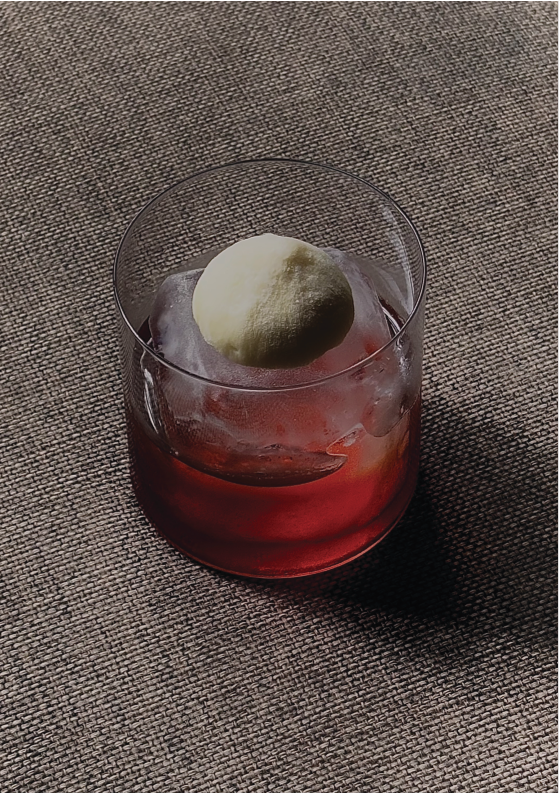 Một ly cocktail phong cách Negroni